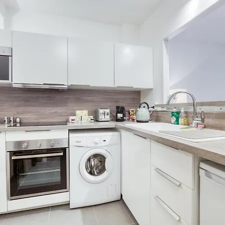 Apartment Le Cocon Des Couples Proche Versailles - En Face De L'hopital Mignot *
