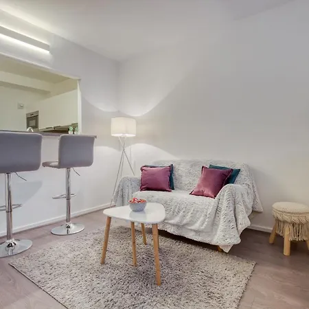 Le Cocon Des Couples Proche Versailles - En Face De L'hopital Mignot * Le Chesnay (Yvelines)